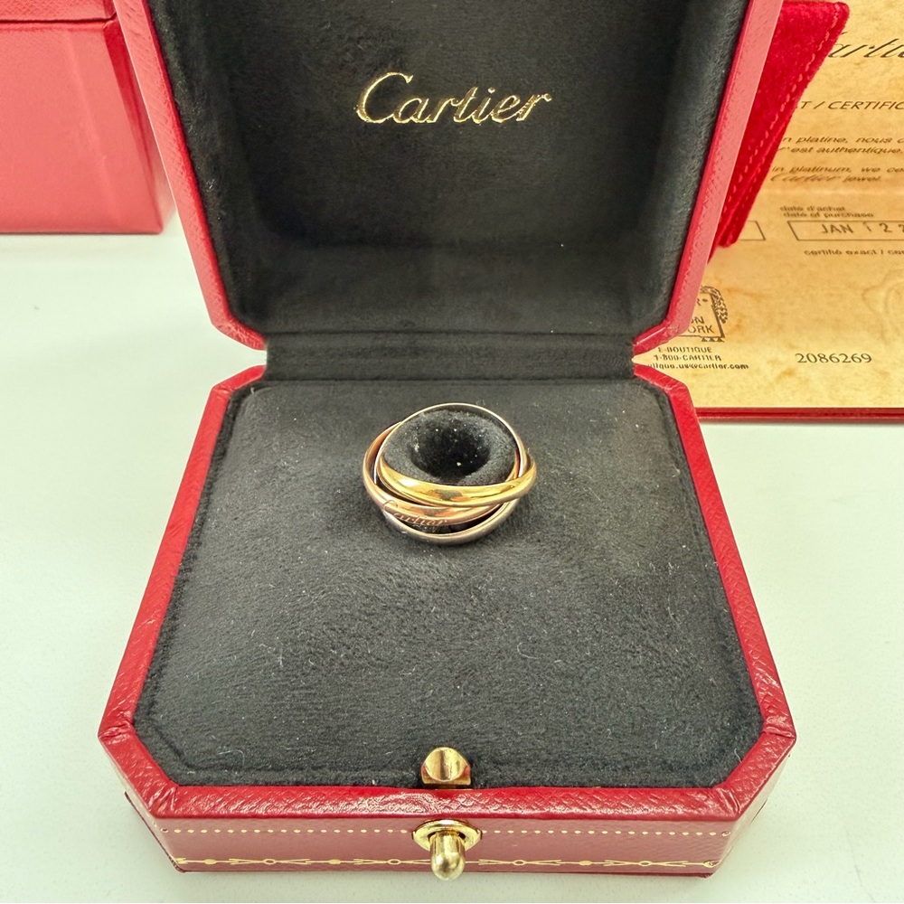 Cartier 18k gold Trinity Ring, Small Model - Picture 8 of 11